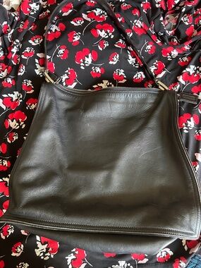 Vintage Coach 6143 . Black Leather Top-Handle Shoulder Bag